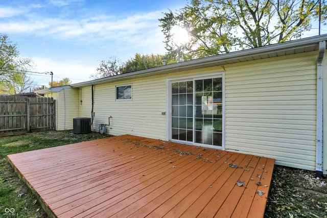 $230,000 | 821 Princeton Drive, New Whiteland, IN 46184