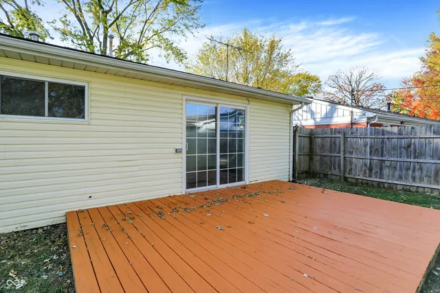 $230,000 | 821 Princeton Drive, New Whiteland, IN 46184