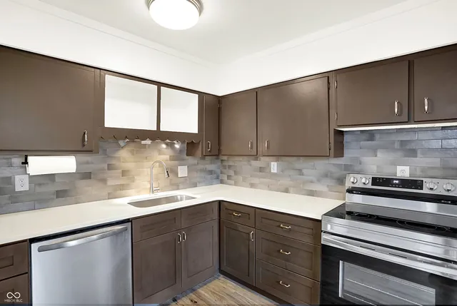 $230,000 | 821 Princeton Drive, New Whiteland, IN 46184