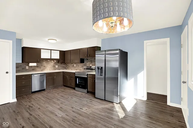 $230,000 | 821 Princeton Drive, New Whiteland, IN 46184