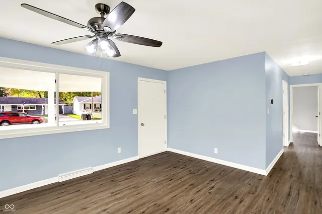 $230,000 | 821 Princeton Drive, New Whiteland, IN 46184