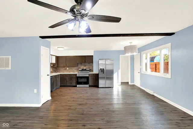 $230,000 | 821 Princeton Drive, New Whiteland, IN 46184