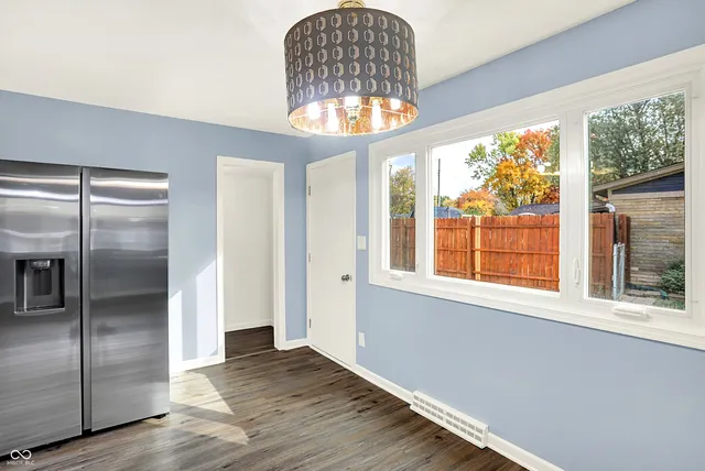 $230,000 | 821 Princeton Drive, New Whiteland, IN 46184