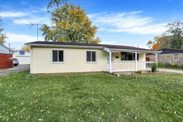$230,000 | 821 Princeton Drive, New Whiteland, IN 46184