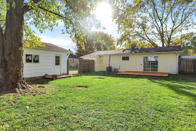 $230,000 | 821 Princeton Drive, New Whiteland, IN 46184