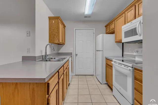 $265,000 | 1522 Legend Trail Drive, Unit B, Lawrence, KS 66047