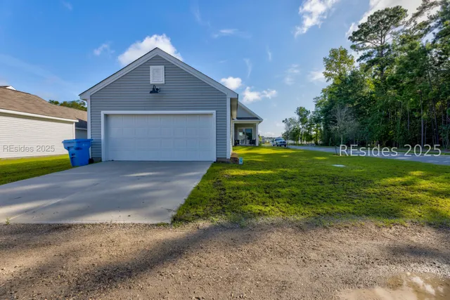 $355,900 | 74 Whispering Oaks Circle, Okatie, SC 29909