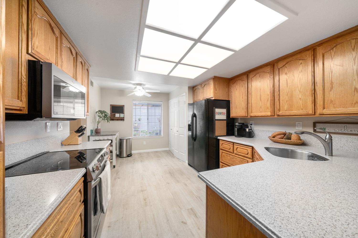 4112 Alex Lane Carmichael, CA 95608 - Photo 12 of 36