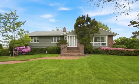 $1,349,000 | 55 Hampton Ovl, New Rochelle, NY 10805