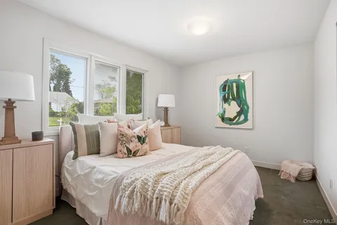 $1,349,000 | 55 Hampton Ovl, New Rochelle, NY 10805