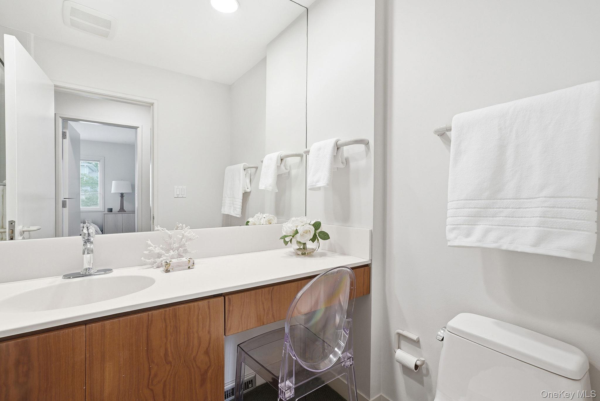 55 Hampton Ovl New Rochelle, NY 10805 - Photo 16 of 28