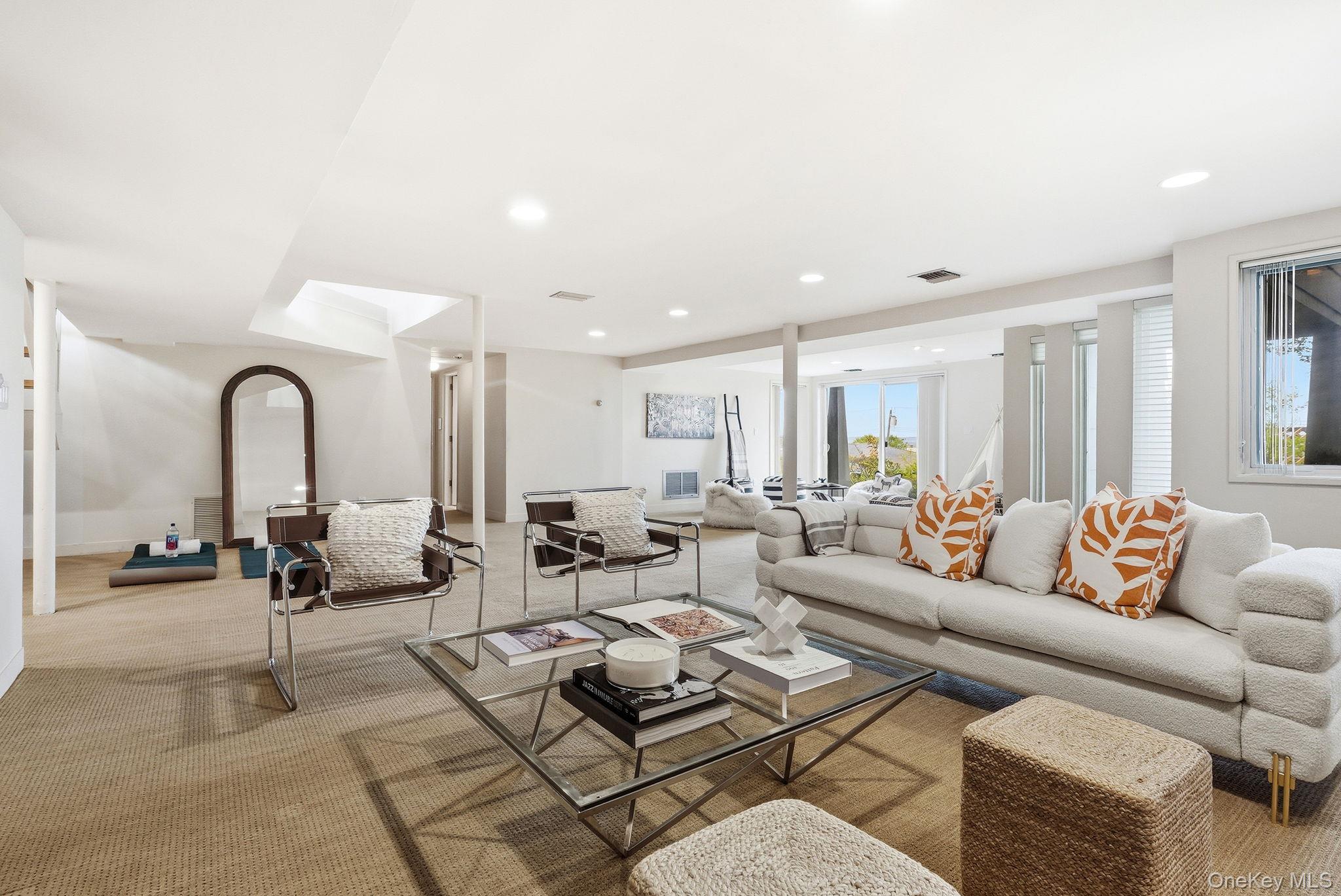 55 Hampton Ovl New Rochelle, NY 10805 - Photo 20 of 28
