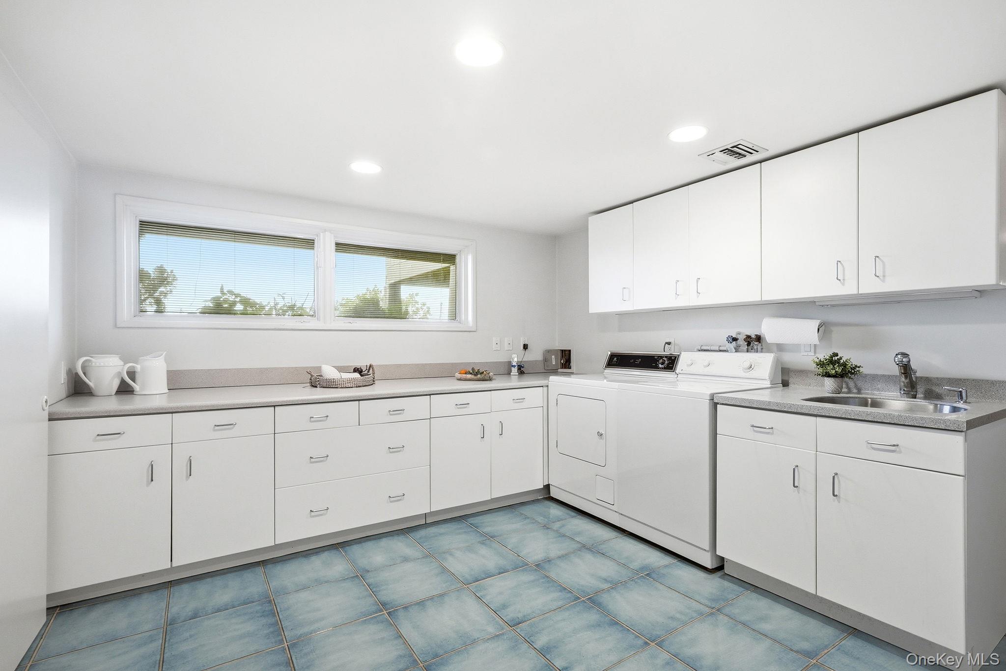 55 Hampton Ovl New Rochelle, NY 10805 - Photo 23 of 28