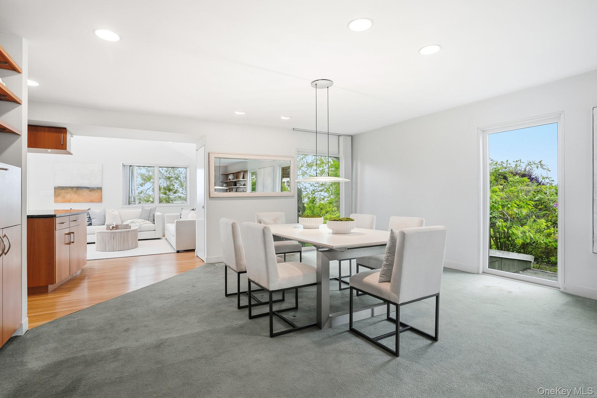 55 Hampton Ovl New Rochelle, NY 10805 - Photo 5 of 28