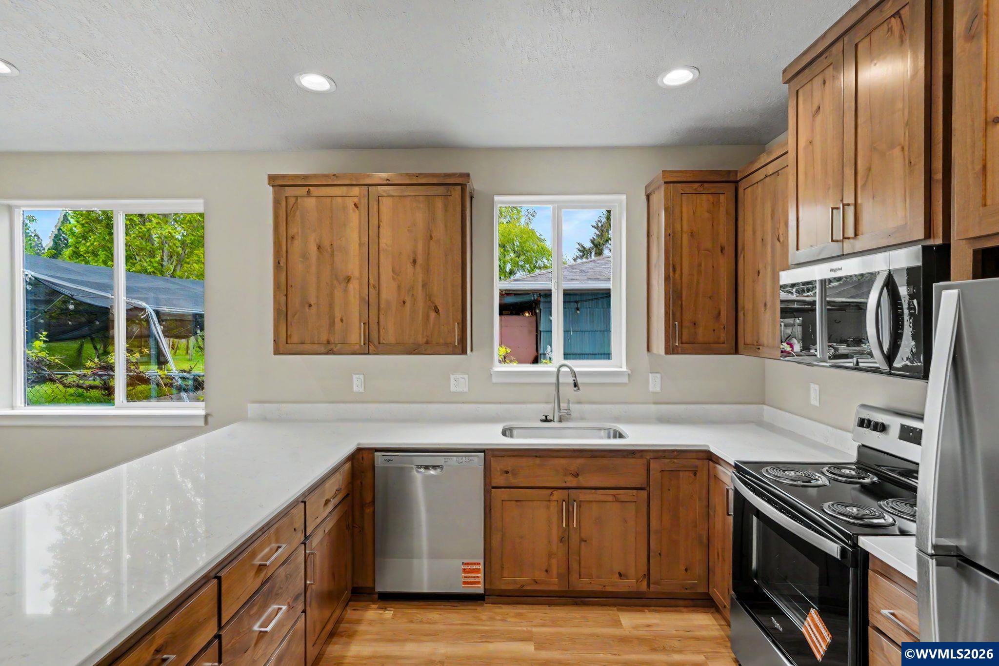 4025 Filbert Avenue Northeast Keizer, OR 97303 - Photo 6 of 27