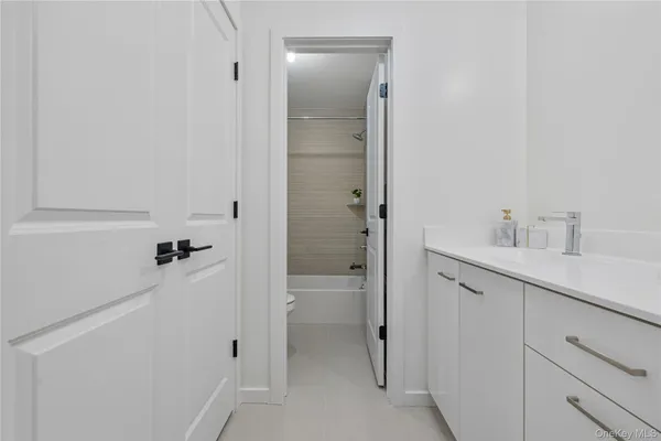 $979,000 | 17 Union Road, Unit 205, Spring Valley, NY 10977