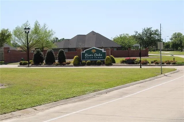 $70,000 | 629 DeSoto Drive, Laplace, LA 70068