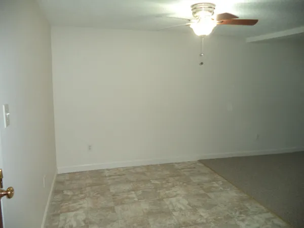 $1,700 | 3 Pembroke Drive, Unit 5, Derry, NH 03038