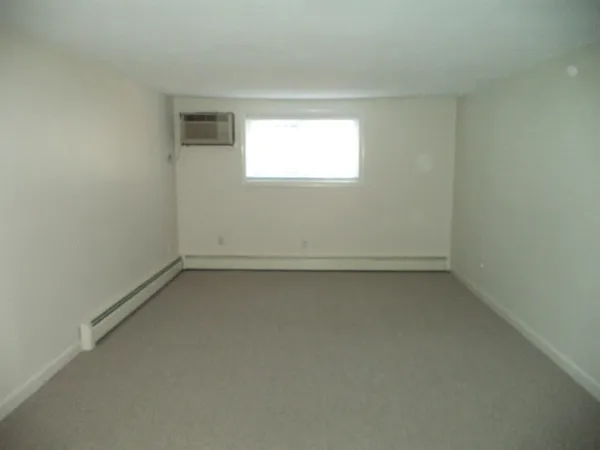 $1,700 | 3 Pembroke Drive, Unit 5, Derry, NH 03038