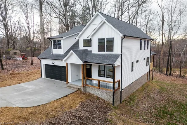 $529,900 | 205 Crestwood Drive, Pilot Mountain, NC 27041