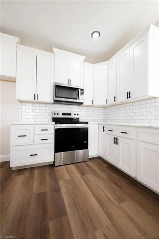 $529,900 | 205 Crestwood Drive, Pilot Mountain, NC 27041