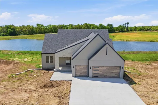 $949,000 | 16055 West Eisenhower Road, Leavenworth, KS 66048