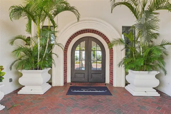 $1,249,000 | 5823 Bowen Daniel Drive, Unit 902, Tampa, FL 33611