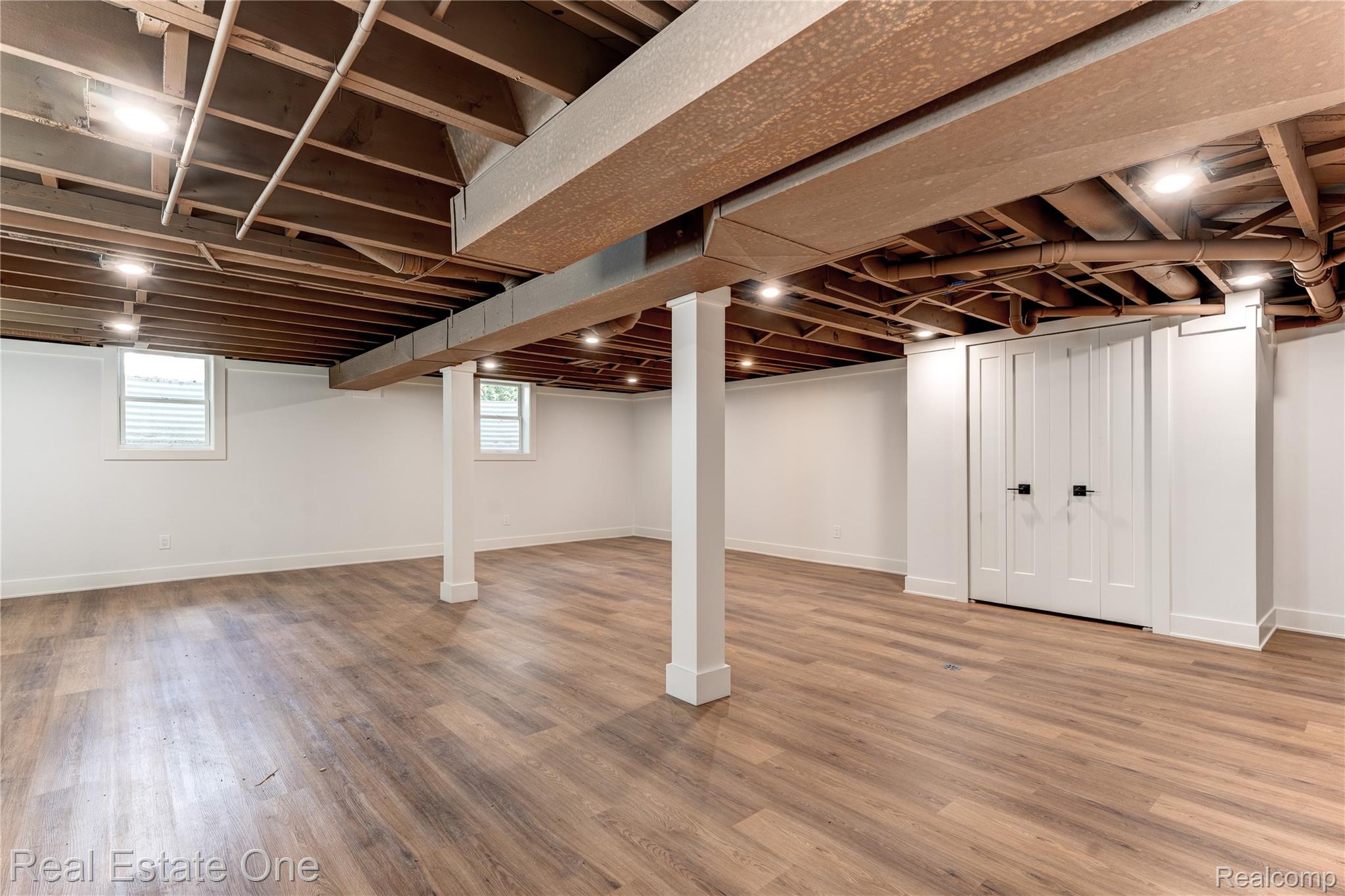 786 South Cranbrook Road Bloomfield Hills, MI 48301 - Photo 27 of 38 Basement featuring light wood finished floors
