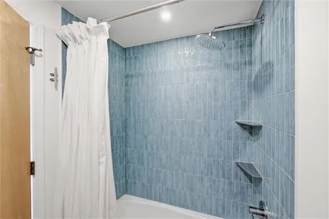 $325,000 | 360 West Pershing Road, Unit 190, Kansas City, MO 64108