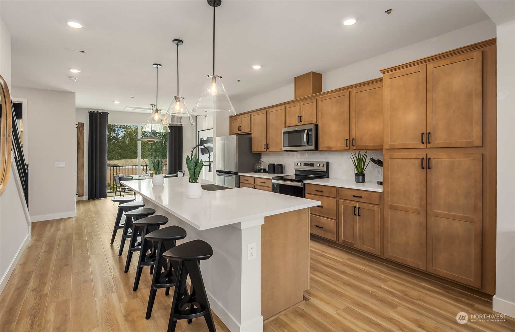 20354 91st Avenue Northeast, Unit B Bothell, WA 98021 - Photo 5 of 16 Gallery Image 5