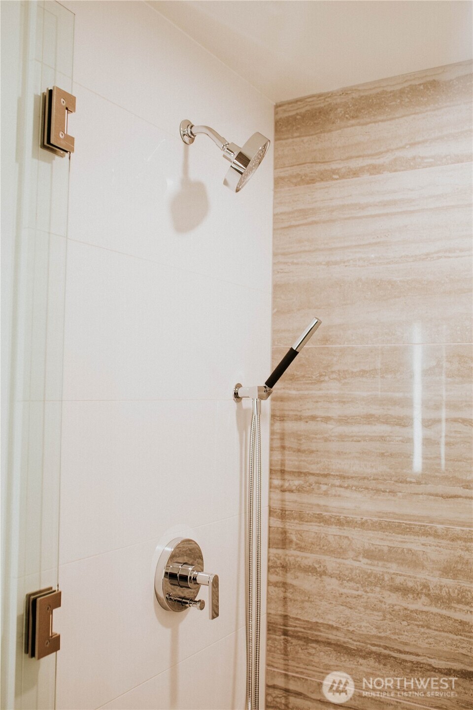 2510 6th Avenue, Unit 2007 Seattle, WA 98121 - Photo 12 of 17