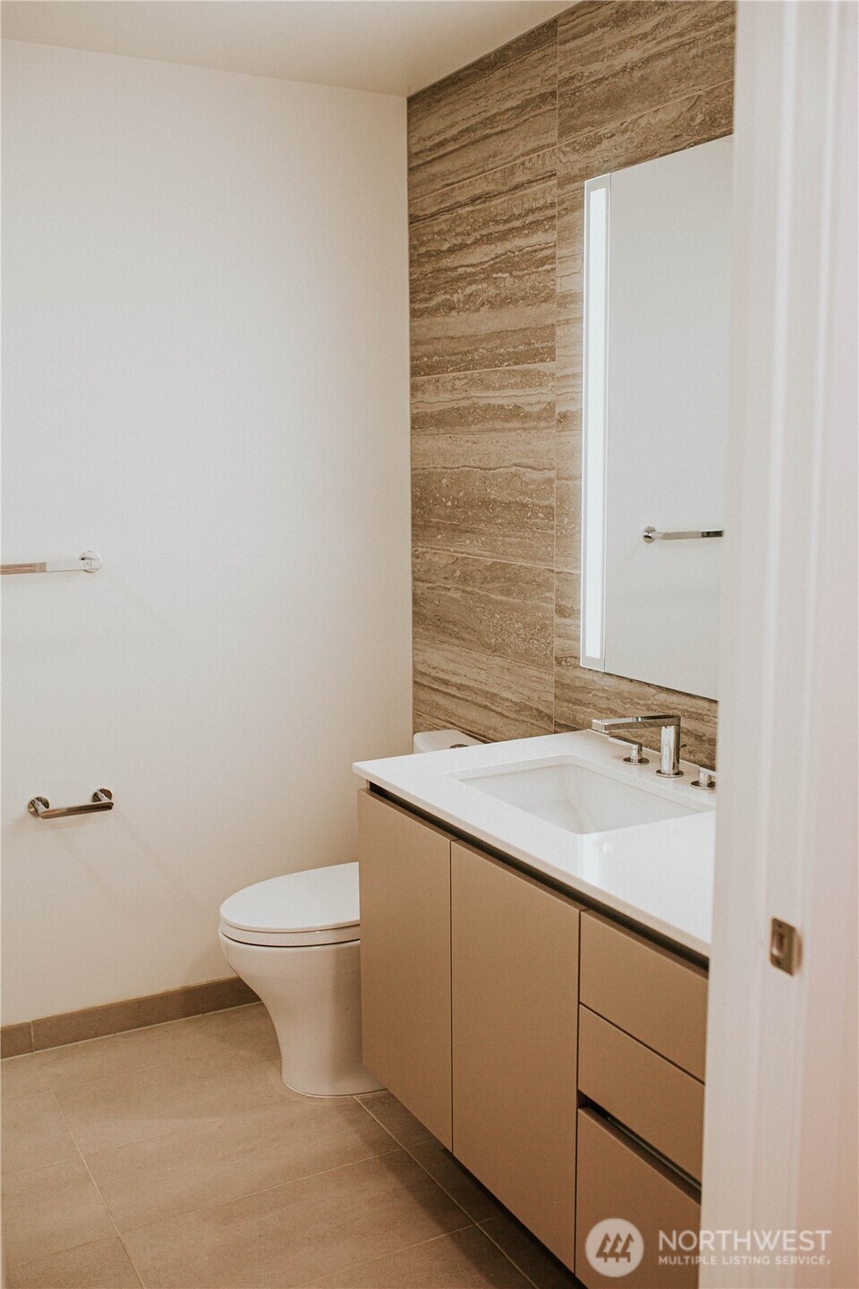 2510 6th Avenue, Unit 2007 Seattle, WA 98121 - Photo 13 of 17