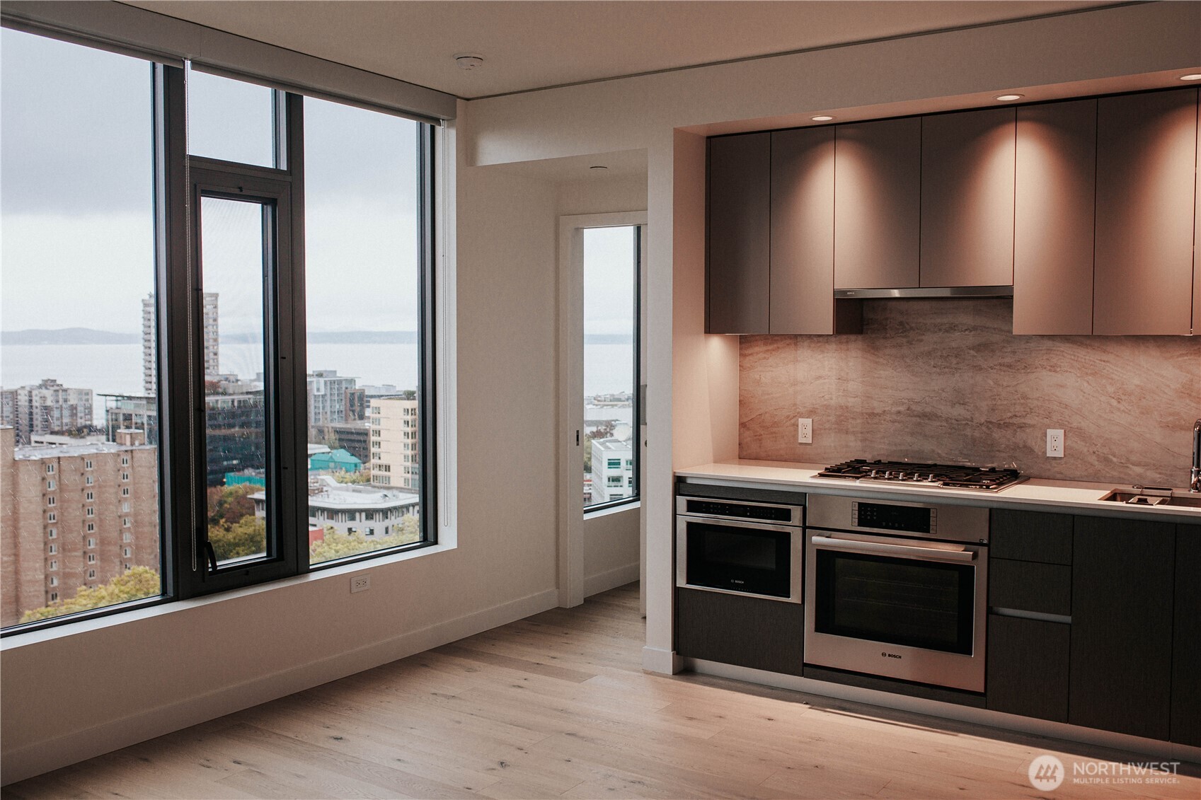 2510 6th Avenue, Unit 2007 Seattle, WA 98121 - Photo 2 of 17
