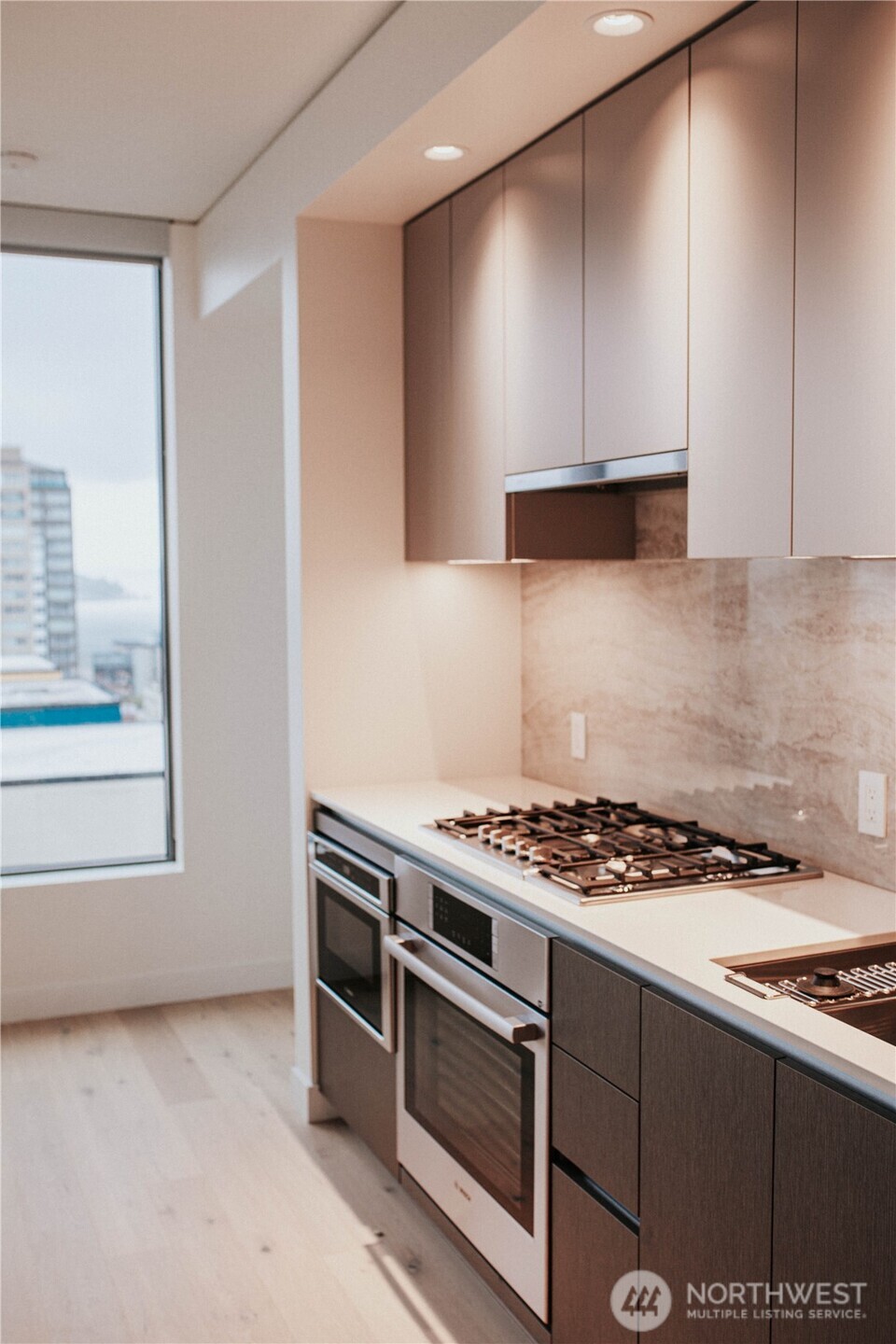 2510 6th Avenue, Unit 2007 Seattle, WA 98121 - Photo 7 of 17