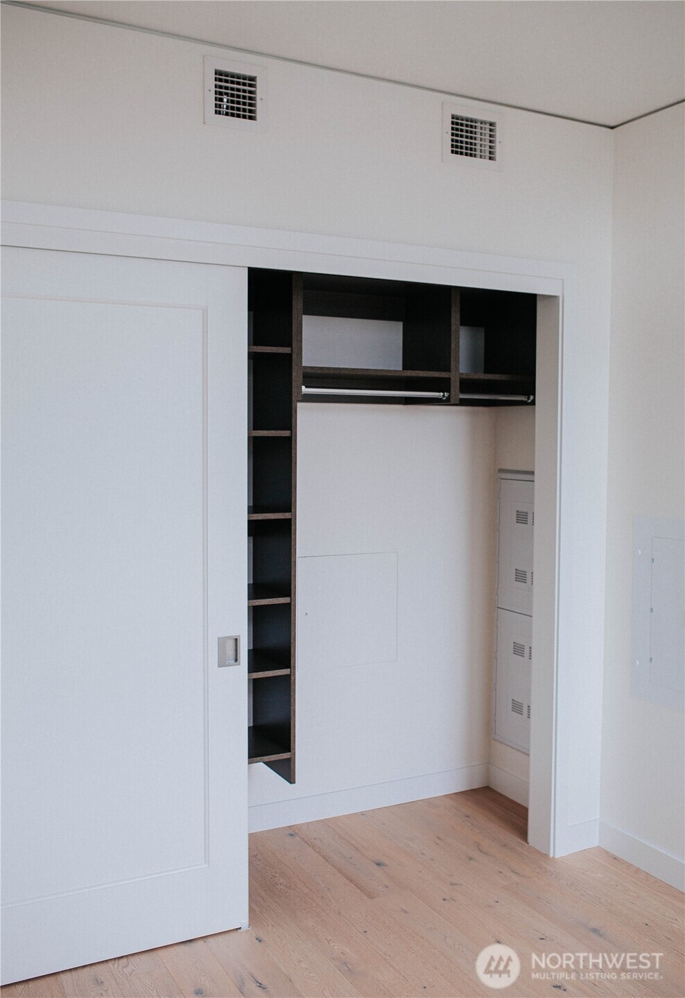 2510 6th Avenue, Unit 2007 Seattle, WA 98121 - Photo 8 of 17