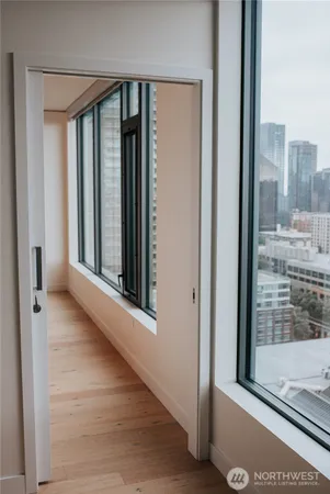 $2,750 | 2510 6th Avenue, Unit 2007, Seattle, WA 98121