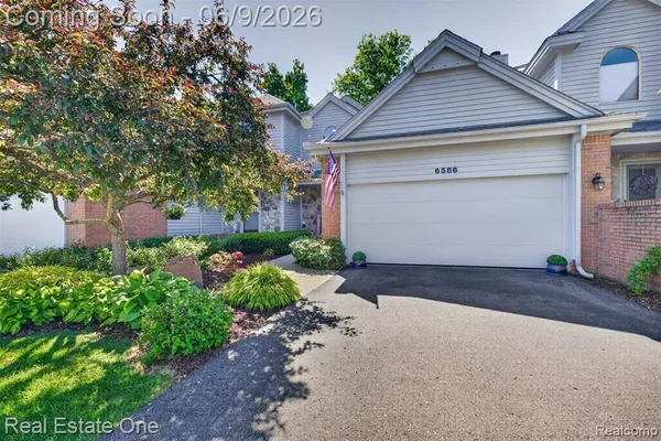 $324,500 | 6586 Scenic Pines Court, Unit 43, Clarkston, MI 48346