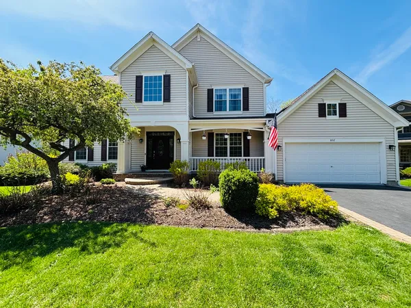 $535,000 | 802 Autumn Hill, West Dundee, IL 60118