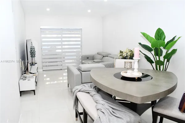 $370,000 | 14273 Southwest 120th Court, Unit 1111, Miami, FL 33186