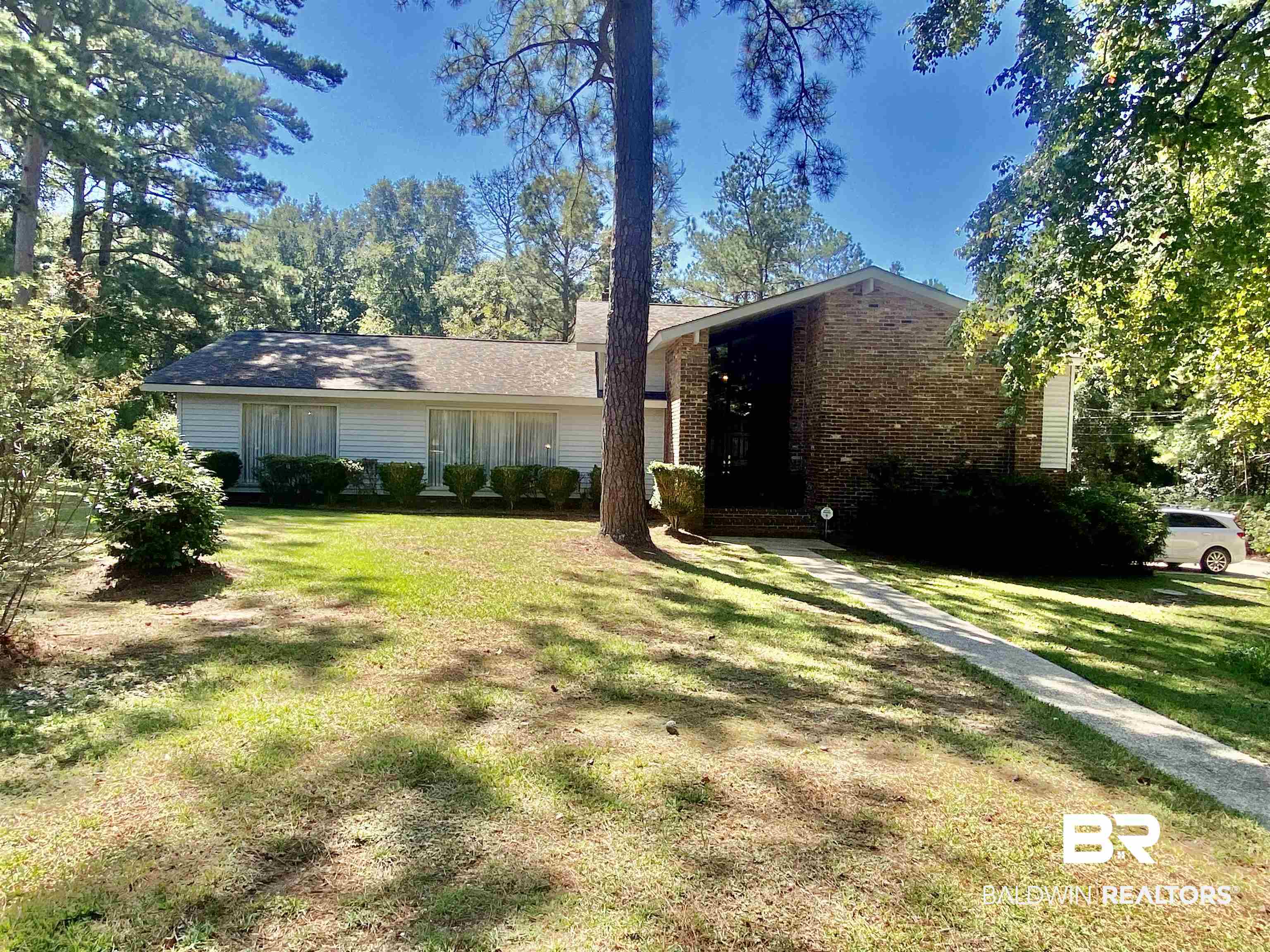 272 Longleaf Circle Monroeville, AL 36460 - Photo 31 of 38 View of front yard.