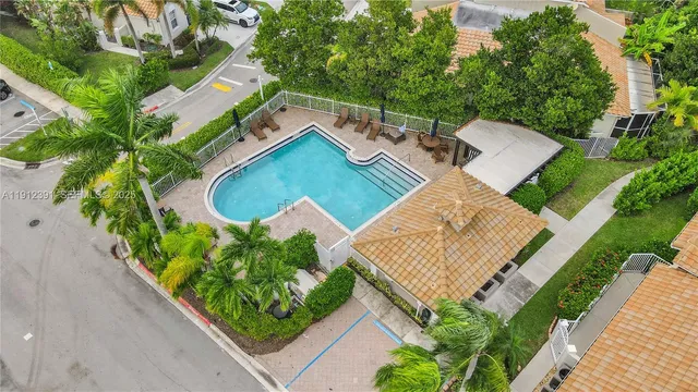 $565,000 | 5633 Northwest 117th Avenue, Coral Springs, FL 33076