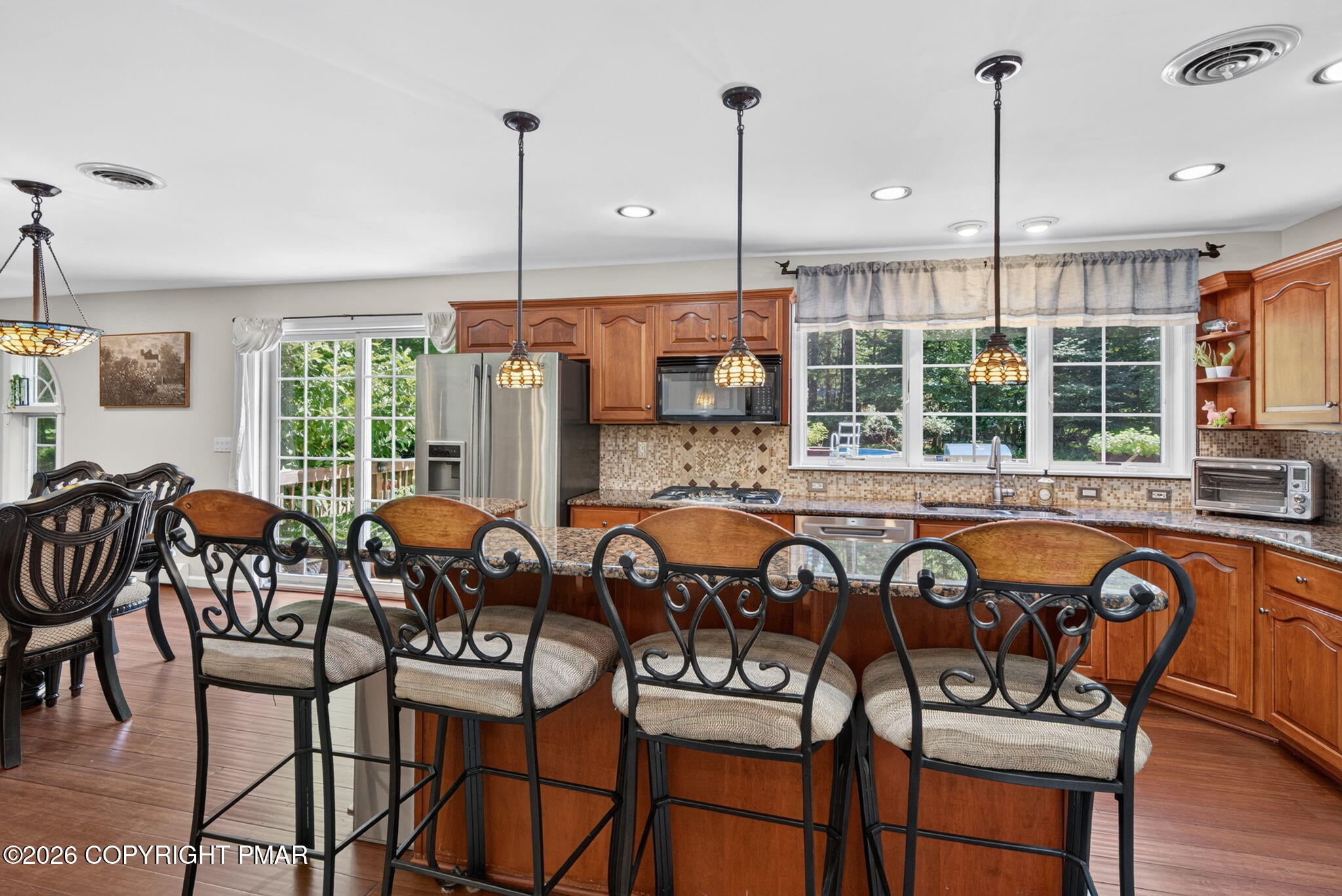 539 Pheasant Road Saylorsburg, PA 18353 - Photo 33 of 59 center island