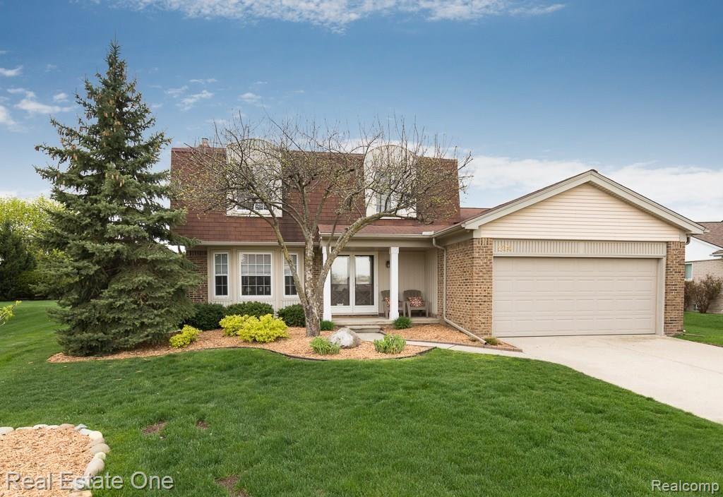 2174 Elkhorn Drive Rochester, MI 48307 - Photo 1 of 23 Elkhorn MLS-W001.jpg
