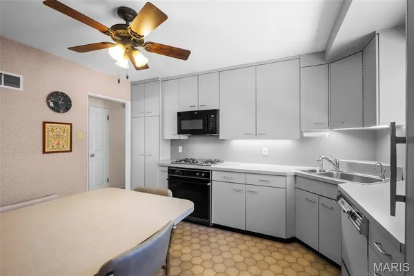$350,000 | 10131 Glenfield Terrace, St. Louis, MO 63126