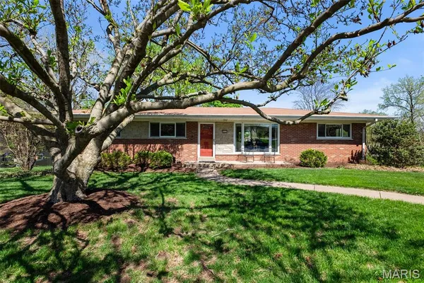 $350,000 | 10131 Glenfield Terrace, St. Louis, MO 63126