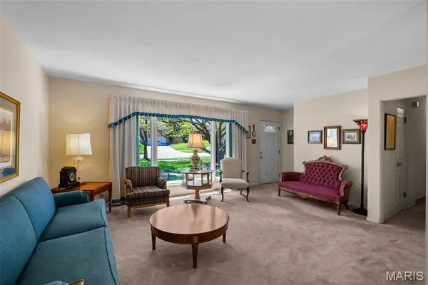 $350,000 | 10131 Glenfield Terrace, St. Louis, MO 63126