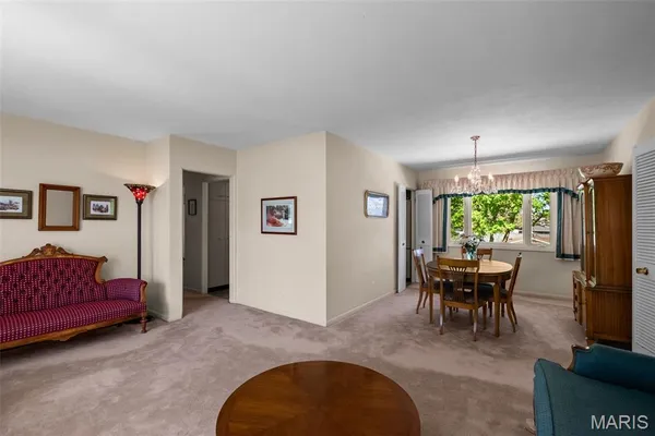 $350,000 | 10131 Glenfield Terrace, St. Louis, MO 63126
