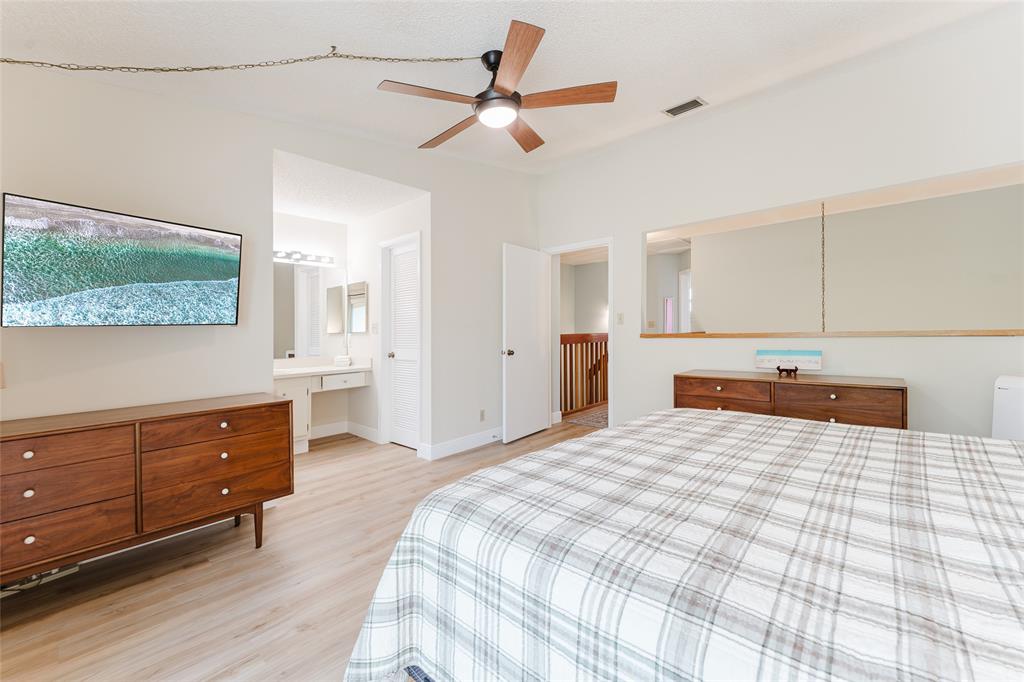 272 West Hemingway Circle Margate, FL 33063 - Photo 24 of 61 a bedroom with a bed and a dresser