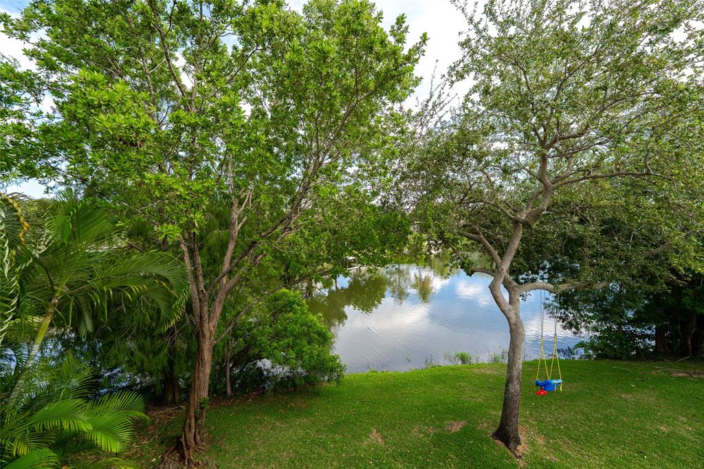 272 West Hemingway Circle Margate, FL 33063 - Photo 32 of 61