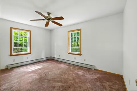 $550,000 | 30 Park Road, Oxford, CT 06478